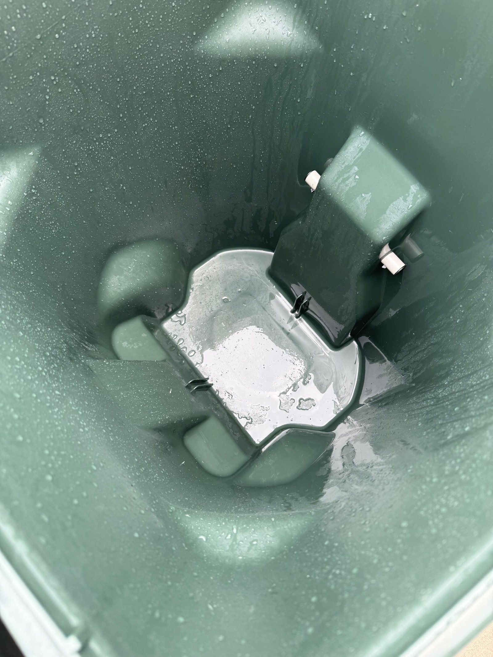 Clean trash can after cleaning